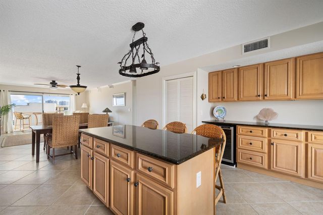 4049 Ocean Drive 505, Vero Beach, FL 32963