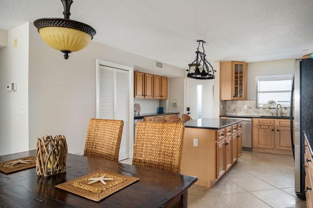 4049 Ocean Drive 505, Vero Beach, FL 32963