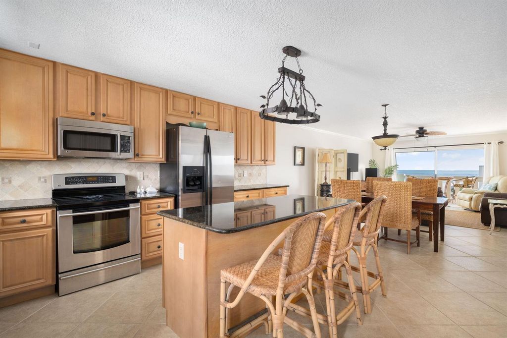 4049 Ocean Drive 505, Vero Beach, FL 32963