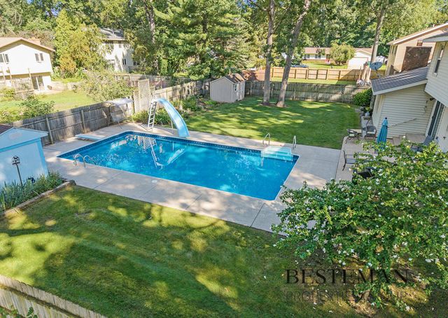 1149 Greenbriar Drive, Muskegon, MI 49445