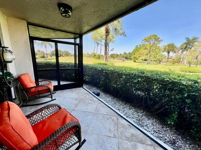 5257 S Fountains Dr S 105, Lake Worth, FL 33467