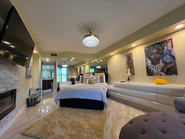 5257 S Fountains Dr S 105, Lake Worth, FL 33467