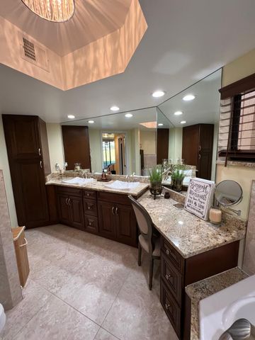 5257 S Fountains Dr S 105, Lake Worth, FL 33467