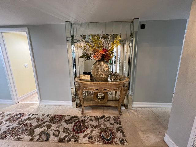 5257 S Fountains Dr S 105, Lake Worth, FL 33467