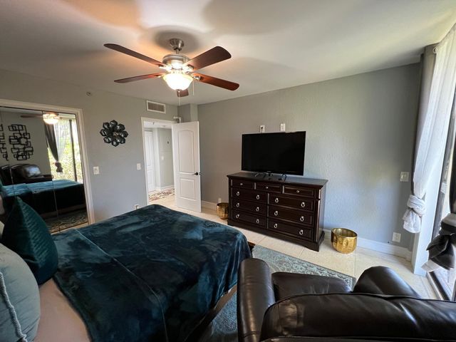 5257 S Fountains Dr S 105, Lake Worth, FL 33467