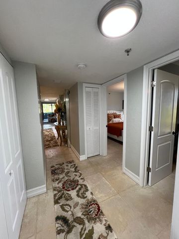 5257 S Fountains Dr S 105, Lake Worth, FL 33467