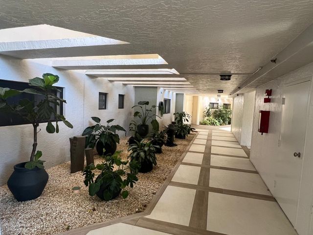 5257 S Fountains Dr S 105, Lake Worth, FL 33467