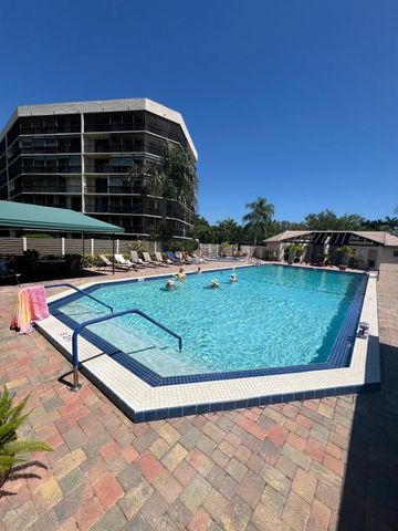 5257 S Fountains Dr S 105, Lake Worth, FL 33467