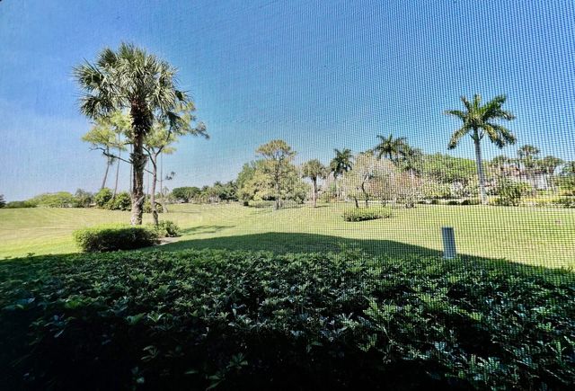 5257 S Fountains Dr S 105, Lake Worth, FL 33467