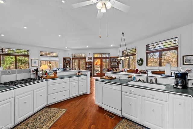 371 Farmington Road, Mocksville, NC 27028