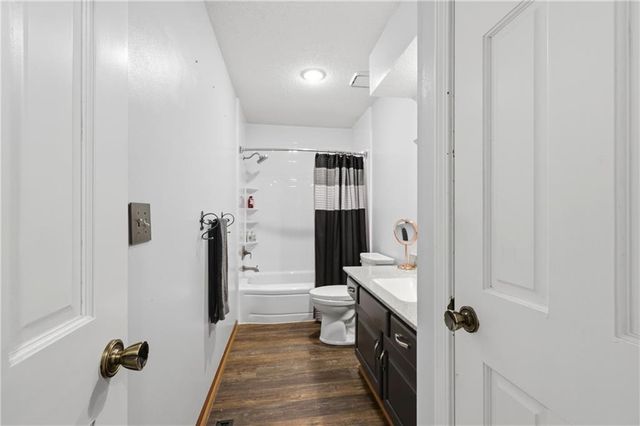 15306 W 121ST Terrace, Olathe, KS 66062