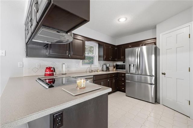 15306 W 121ST Terrace, Olathe, KS 66062