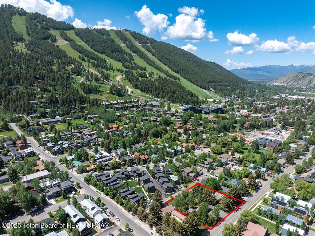 580 E HANSEN Avenue, Jackson, WY 83001 photo 4