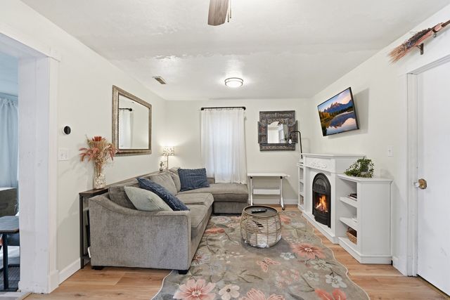 24 Briarcliff Ln B, Spencer, MA 01562