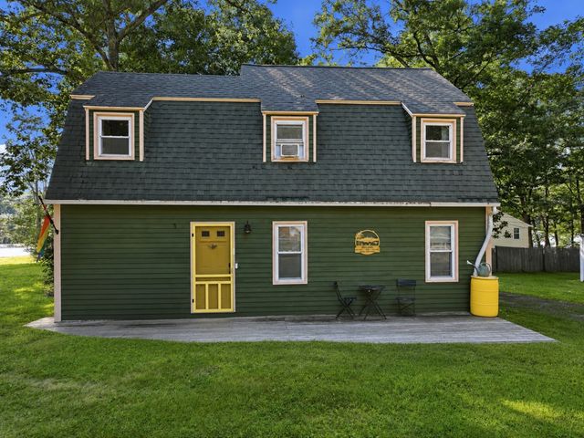 24 Briarcliff Ln B, Spencer, MA 01562