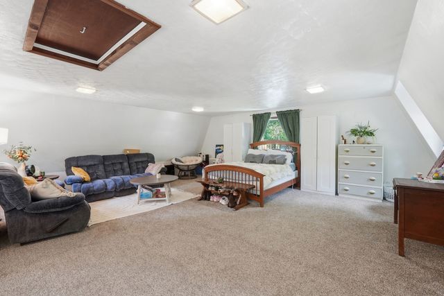 24 Briarcliff Ln B, Spencer, MA 01562