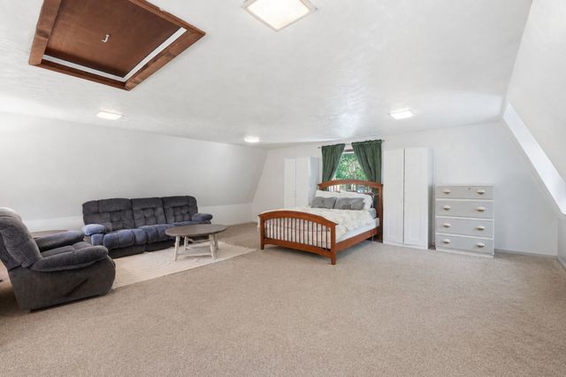 24 Briarcliff Ln B, Spencer, MA 01562