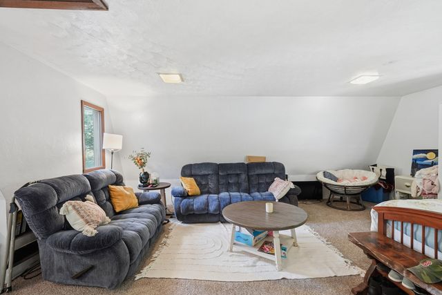 24 Briarcliff Ln B, Spencer, MA 01562