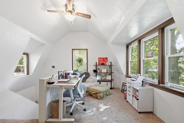 24 Briarcliff Ln B, Spencer, MA 01562