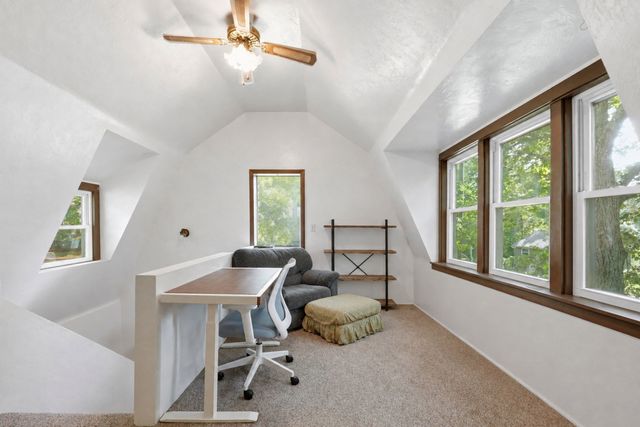 24 Briarcliff Ln B, Spencer, MA 01562