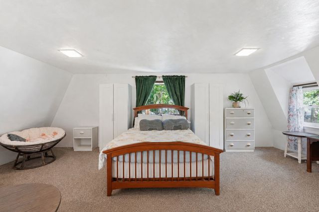 24 Briarcliff Ln B, Spencer, MA 01562