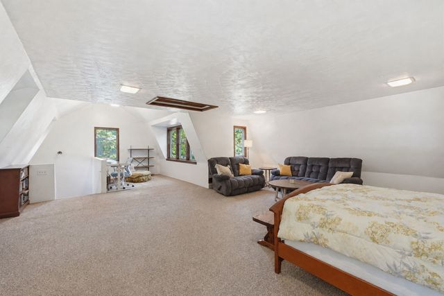 24 Briarcliff Ln B, Spencer, MA 01562