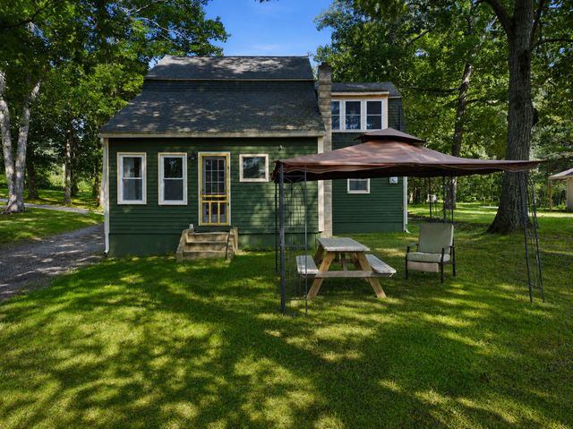 24 Briarcliff Ln B, Spencer, MA 01562