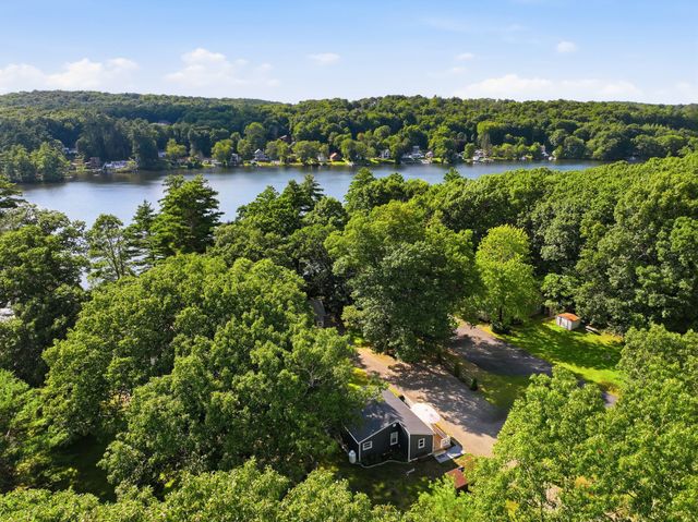 24 Briarcliff Ln B, Spencer, MA 01562