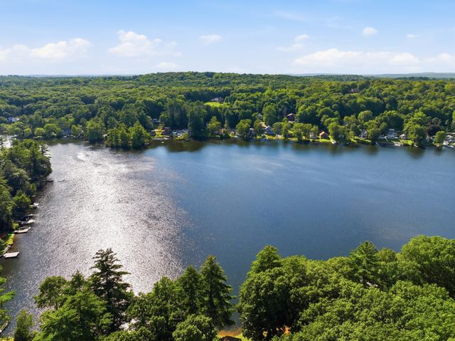 24 Briarcliff Ln B, Spencer, MA 01562