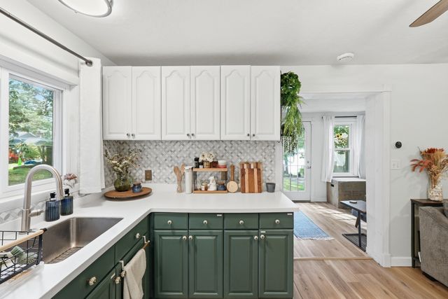 24 Briarcliff Ln B, Spencer, MA 01562