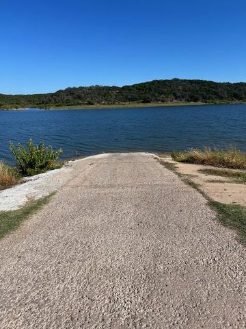 110 Midnight Sun DR, Spicewood, TX 78669