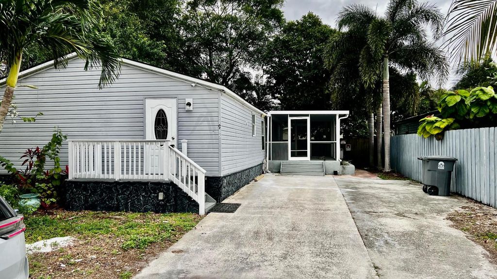 11945 Flotilla Place, Boca Raton, FL 33428