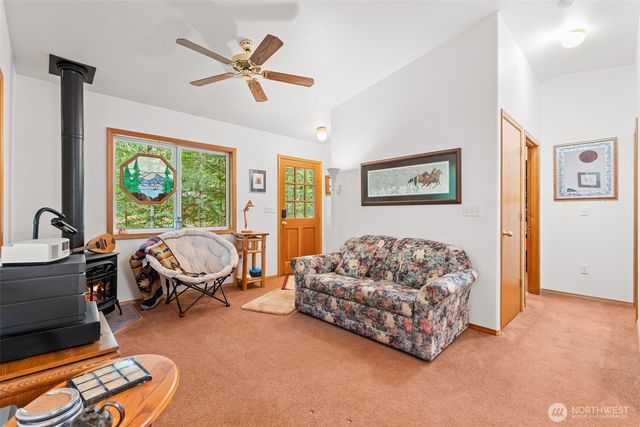390 Potlatch N, Hoodsport, WA 98548
