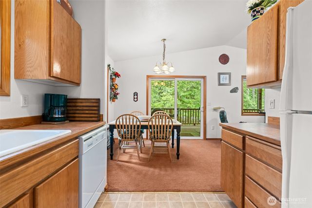 390 Potlatch N, Hoodsport, WA 98548