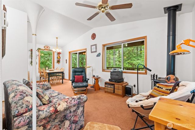 390 Potlatch N, Hoodsport, WA 98548