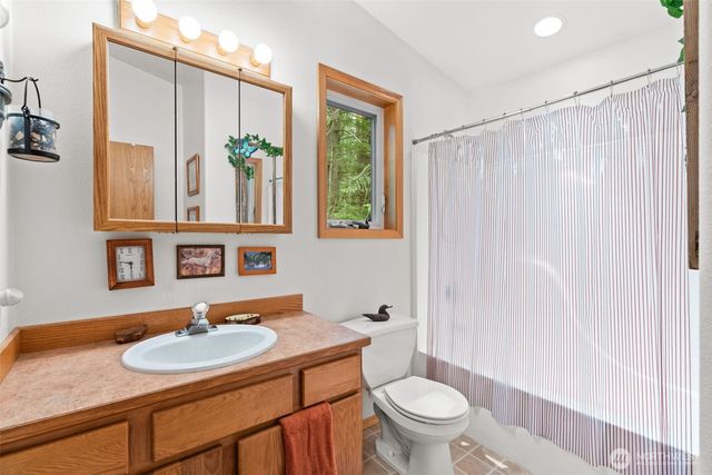 390 Potlatch N, Hoodsport, WA 98548