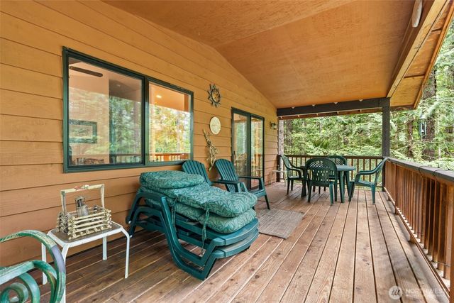390 Potlatch N, Hoodsport, WA 98548