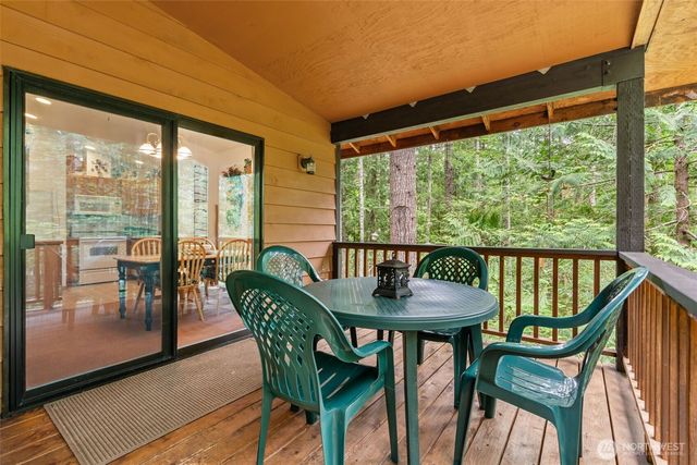 390 Potlatch N, Hoodsport, WA 98548