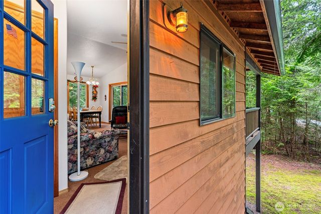 390 Potlatch N, Hoodsport, WA 98548