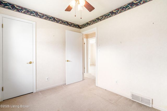 308 Caroldale Ln, Louisville, KY 40243