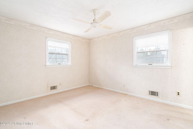 308 Caroldale Ln, Louisville, KY 40243