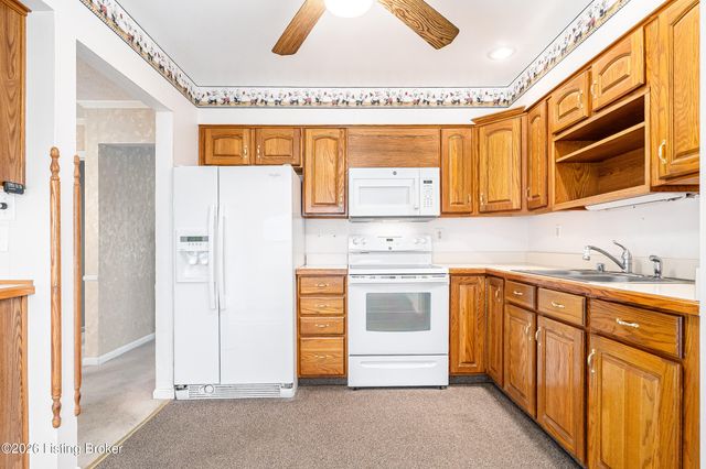 308 Caroldale Ln, Louisville, KY 40243