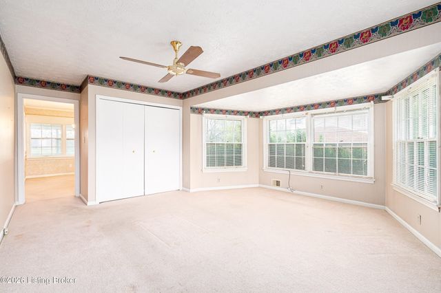 308 Caroldale Ln, Louisville, KY 40243