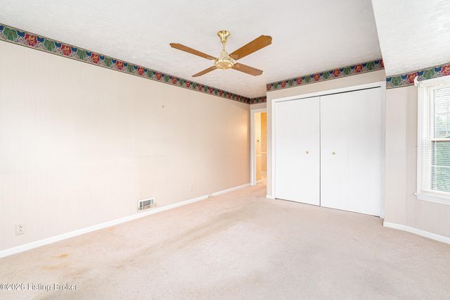 308 Caroldale Ln, Louisville, KY 40243