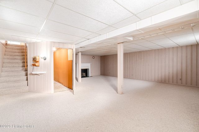 308 Caroldale Ln, Louisville, KY 40243