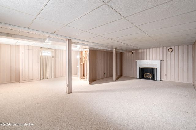 308 Caroldale Ln, Louisville, KY 40243