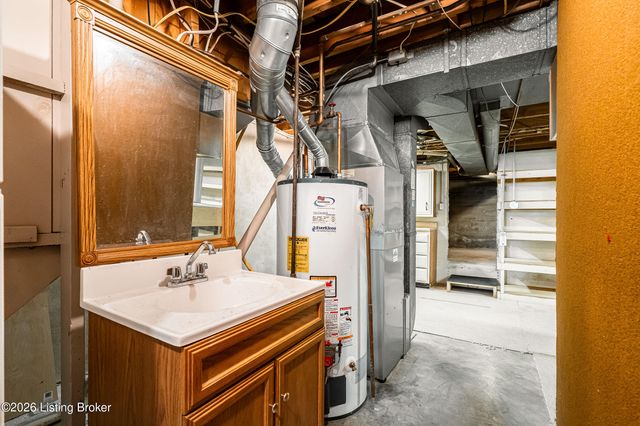 308 Caroldale Ln, Louisville, KY 40243