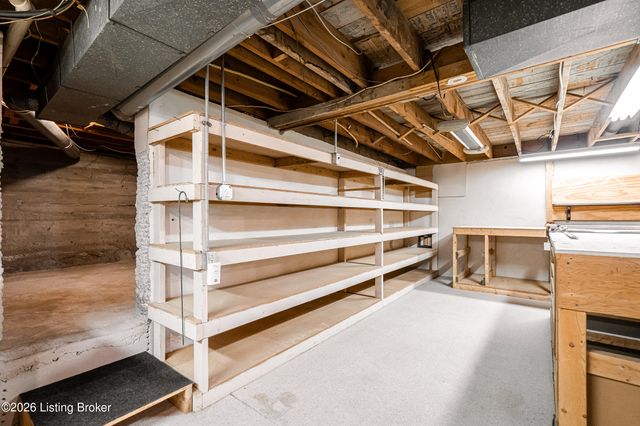 308 Caroldale Ln, Louisville, KY 40243