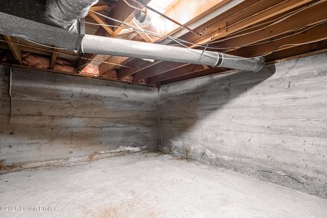 308 Caroldale Ln, Louisville, KY 40243