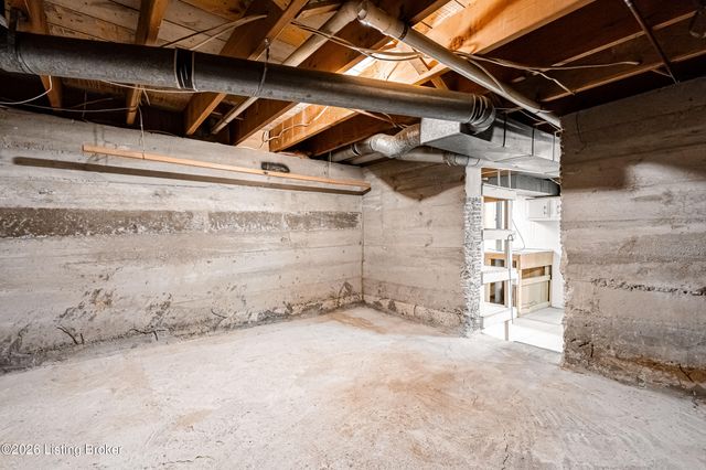 308 Caroldale Ln, Louisville, KY 40243